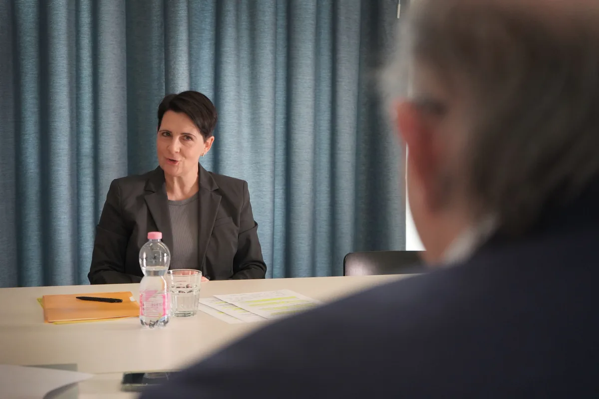 Roundtable-Gespräch zum GZO mit Befürworter Bassu und Gegnerin Bürgin.